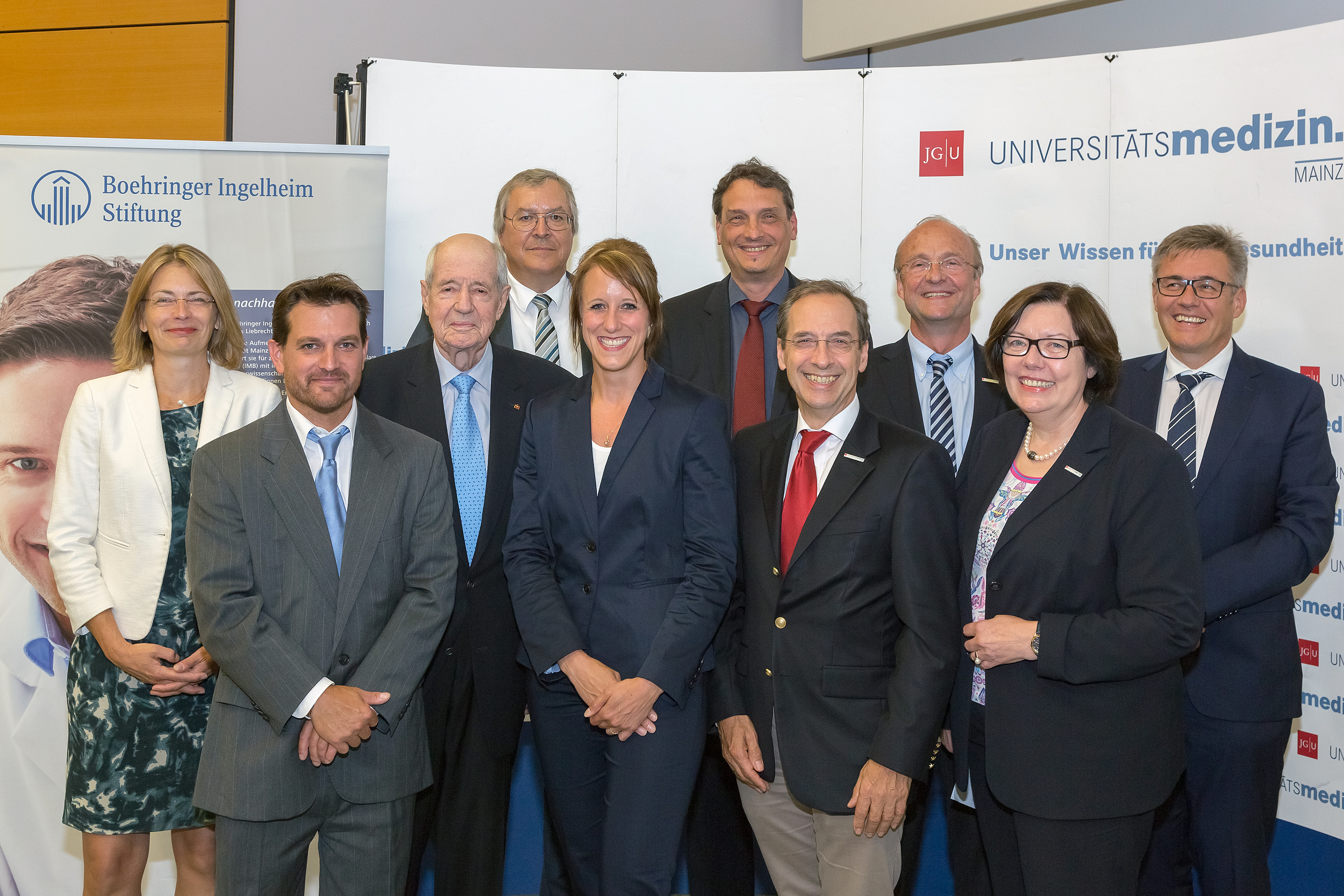 v.l.n.r. Dr. Claudia Walther, Dr. Frank Bicker, Otto Boehringer, Dr. Thor Voigt, Dr. Swenja Kröller-Schön, Prof. Dr. Stefan Müller-Stach, Prof. Dr. Norbert Pfeiffer, Prof. Dr. Ulrich Förstermann, Marion Hahn, Prof. Dr. Heinz Schmidberger (Foto: Jürgen Arl